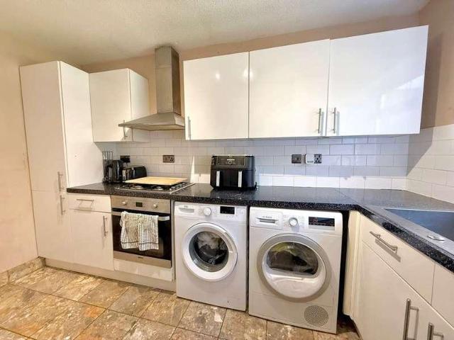 Property for sale in Dunstable, Bedfordshire