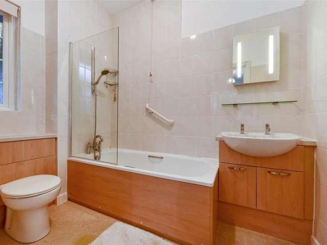 Property for sale in Crossbush, Clapham