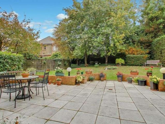 Property for sale in Whetstone, Greater London