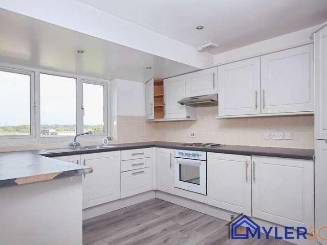 Flat for sale in Widnes, Cheshire