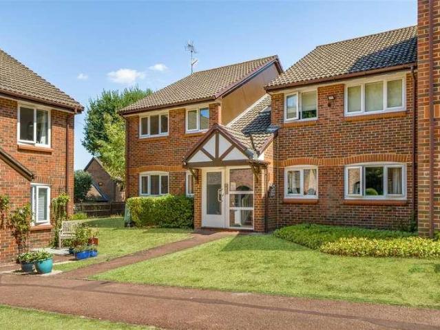 Property for sale in Emmbrook, Wokingham
