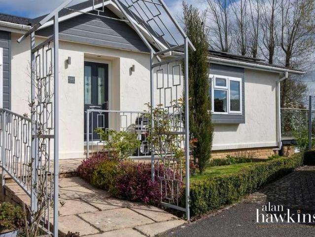 Property for sale in Bradenstoke, Wiltshire