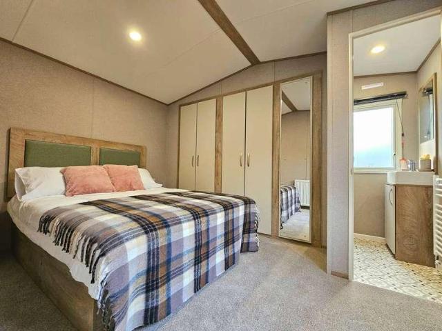 Property for sale in Cwm-y-glo, Wales