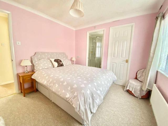 Property for sale in Oak Tree Park, Ferndown