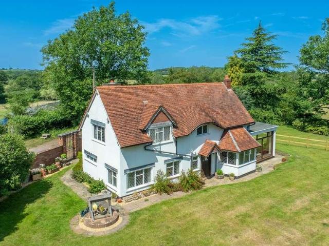 Property for sale in Alderminster, Warwickshire
