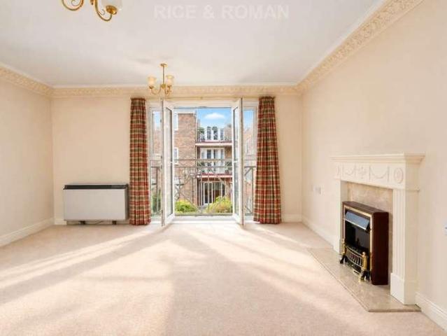 Property for sale in London Borough of Richmond upon Thames, Greater London