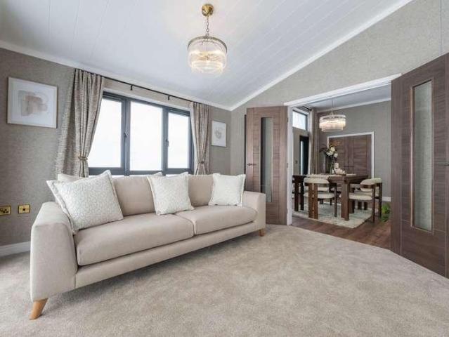 Property for sale in Iver, Richings Park