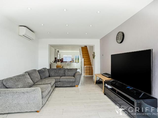 Property for sale in Badgers Dene, Grays