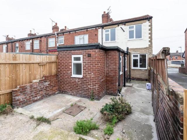 Property for sale in Whitwood, West Yorkshire