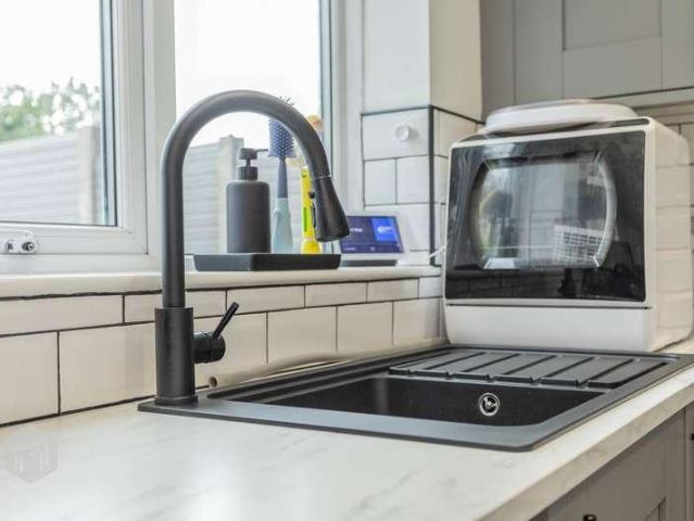 Property for sale in Linnyshaw, Salford
