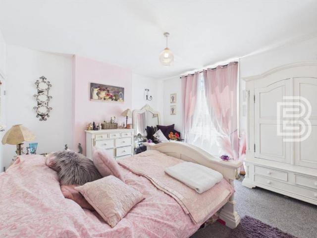 Property for sale in New Bilton, Warwickshire