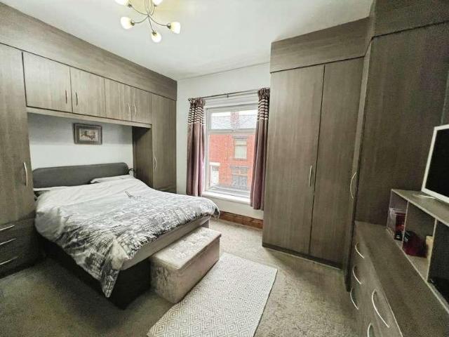 Property for sale in Kearsley, Bolton