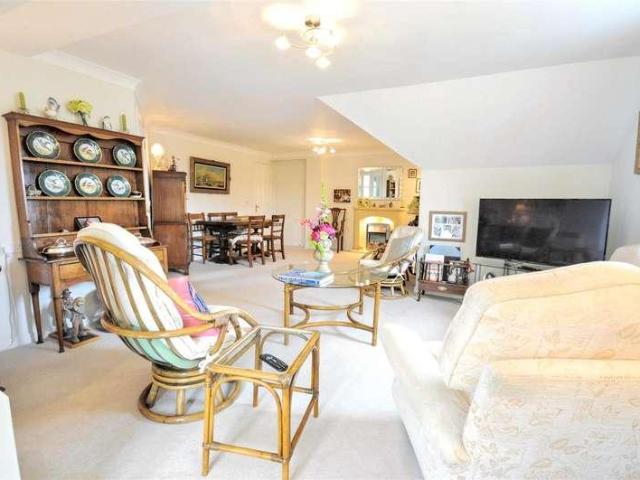 Property for sale in Stone, Baswich