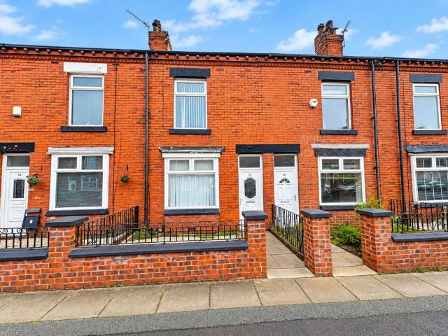 Property for sale in Bradshaw, Bolton