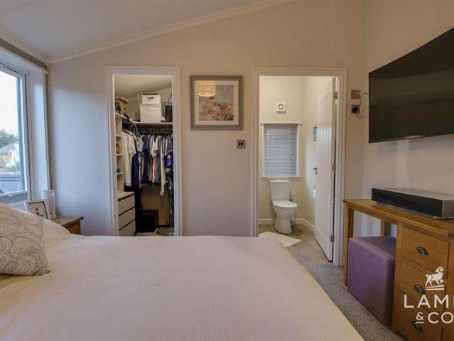 Property for sale in Dale Hill, Essex