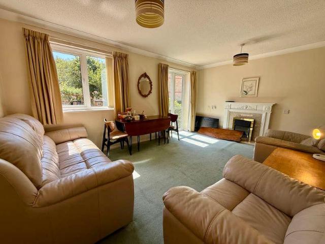 Property for sale in Oadby, Leicestershire