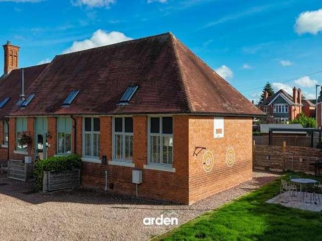 Property for sale in Lowes Hill, Bromsgrove