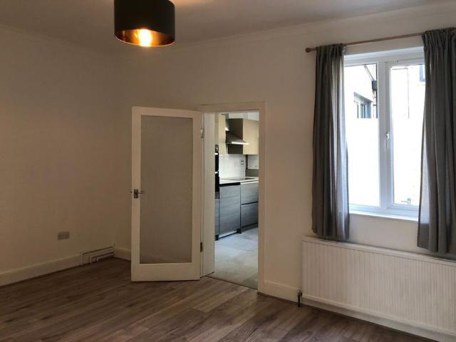 House for rent in London Borough of Croydon, Cat Hill