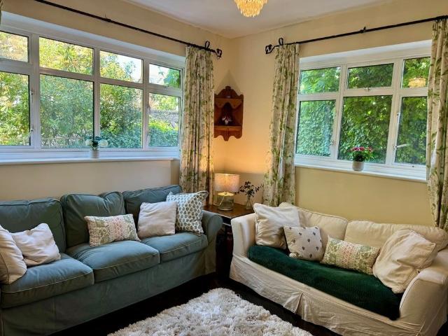 House for rent in London Borough of Merton, Raynes Park