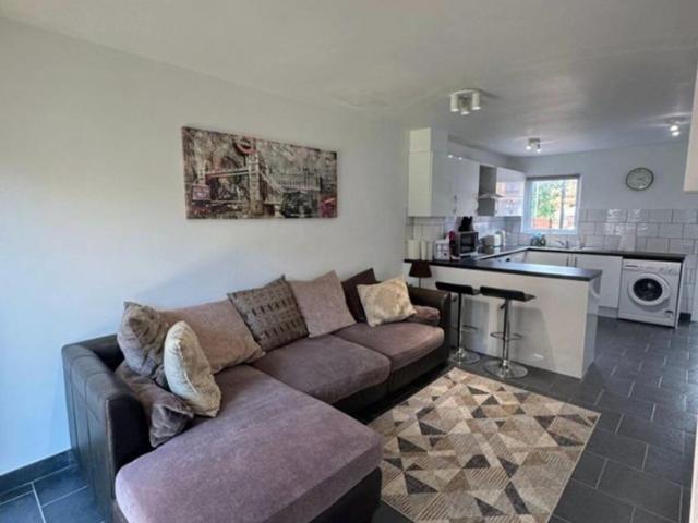 House for rent in Plashet, Greater London