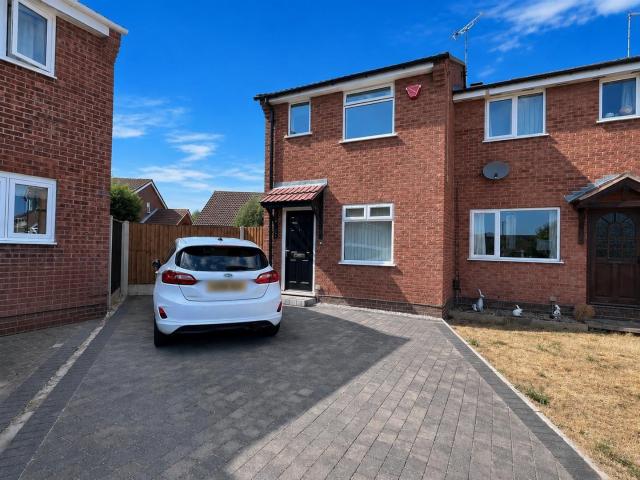 House for rent in Caldermill, East Midlands