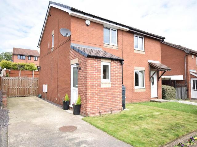 Semi Detached House for rent in Crigglestone, Painthorpe