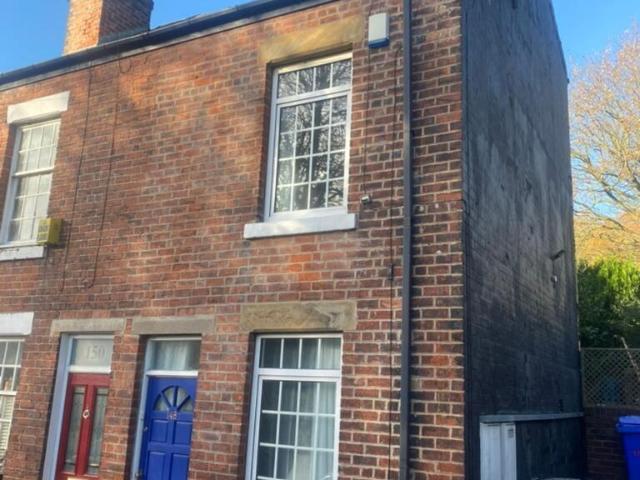 Farm for rent in Stumperlowe, Fulwood