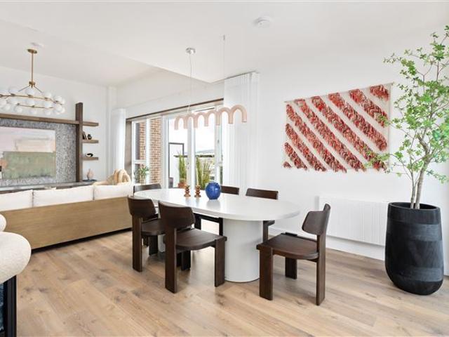Flat for sale in Dublin 18, Leopardstown