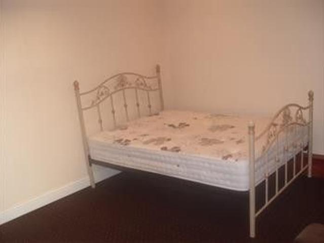 Room for rent in Frizinghall, West Yorkshire