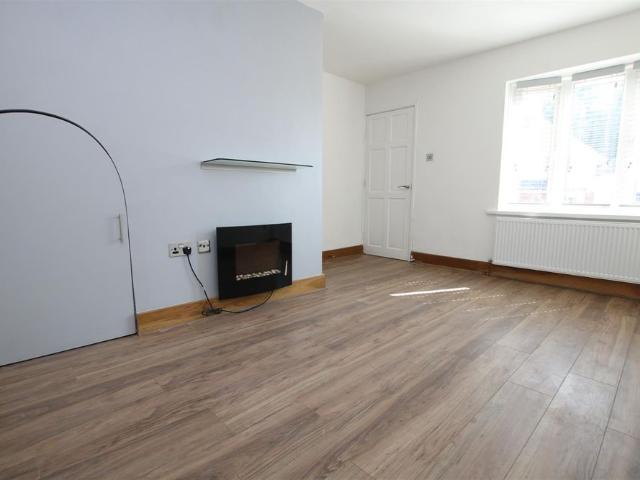 House for rent in Foxhayes, Watergate