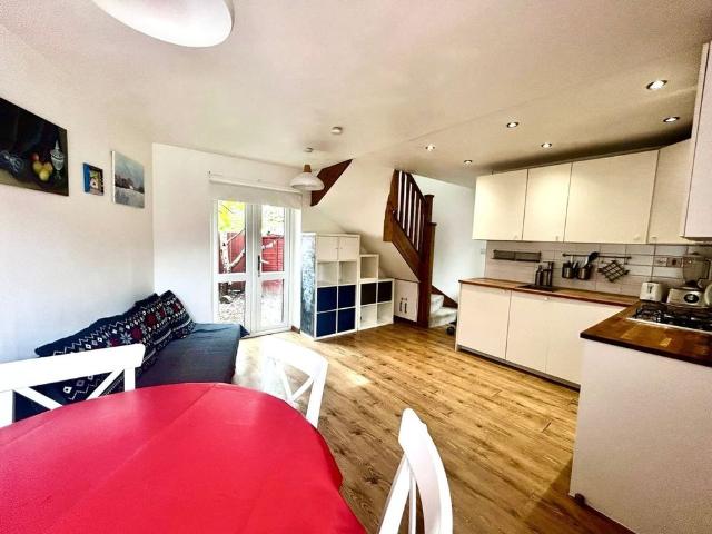 House for rent in Plashet, Greater London