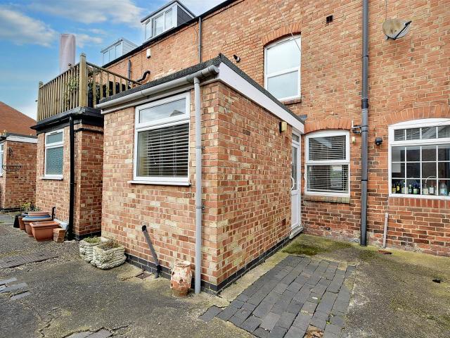 House for rent in Caldermill, East Midlands