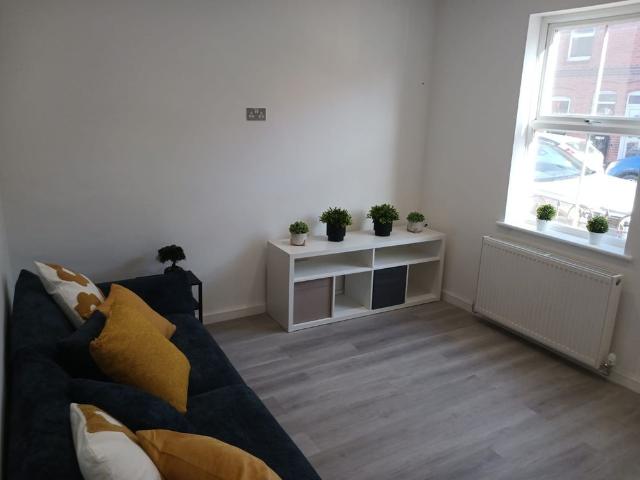 House for rent in Newtown, Reading