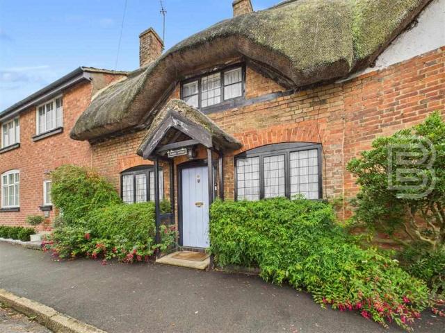 Cottage for sale in Dunchurch, New Bilton