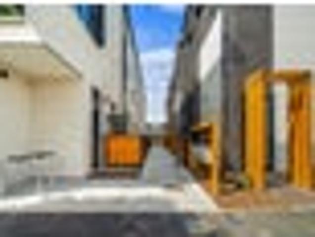 Townhouse for sale in Heathcote, Canterbury