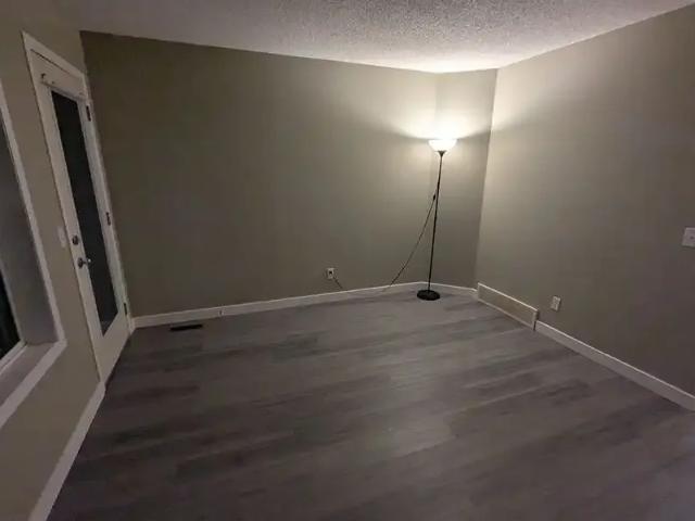 Townhouse for rent in Saddle Ridge, Calgary