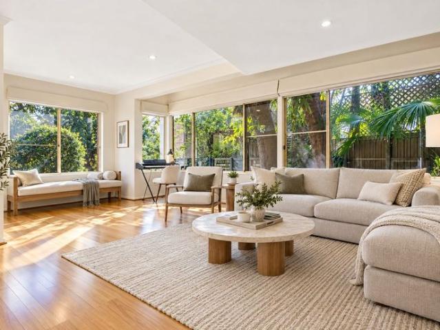 Townhouse for rent in Lower North Shore, Sydney