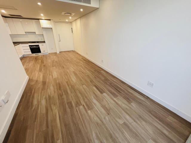 Apartment for rent in Illovo, Rosebank