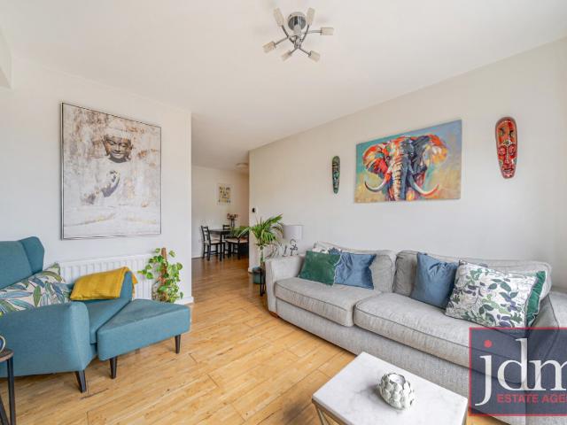 Apartment for rent in Charlton, Greater London