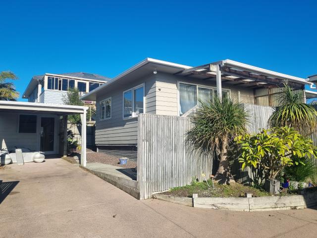 House for rent in Awhitu, Oroua County