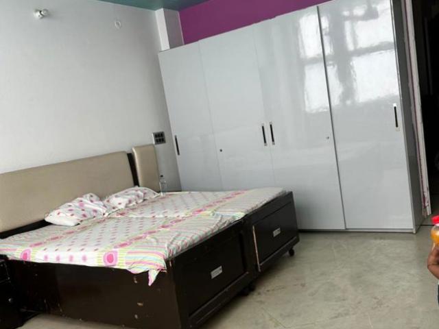 Property for rent in Deri