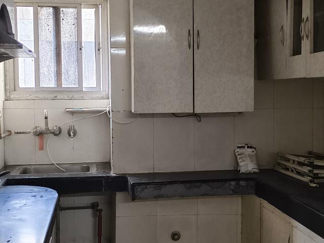 Property for rent in Deri