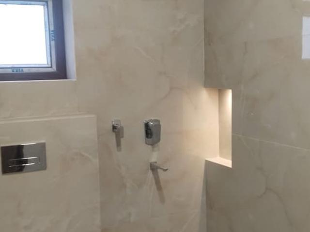 Property for rent in Deri