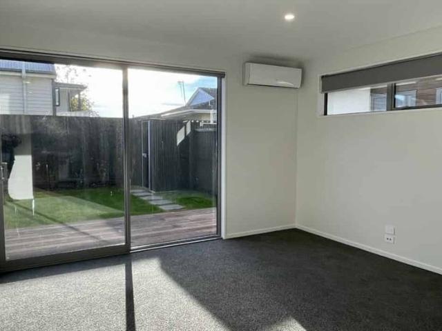 Apartment for rent in Chaslands, Canterbury
