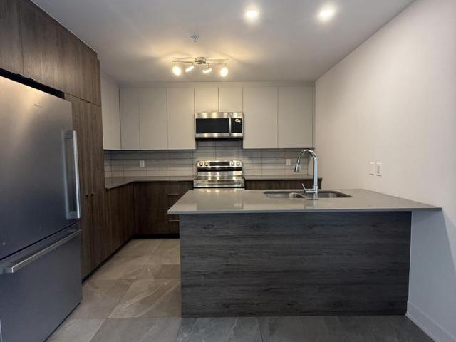 Apartment for rent in Pointe-claire, Quebec