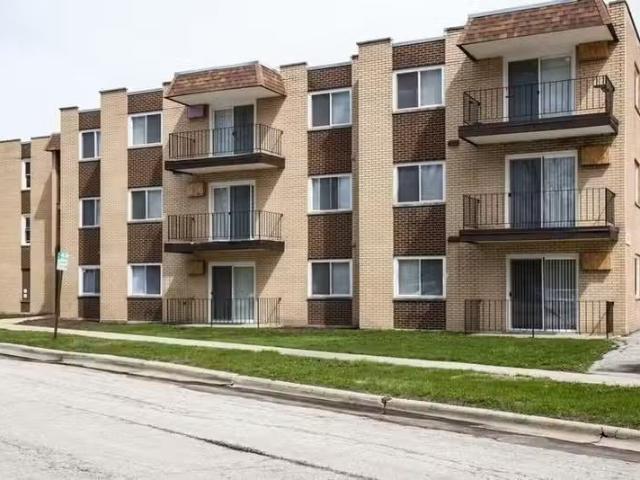 Condo for sale in Bedford Park