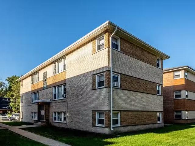 Condo for sale in Bedford Park