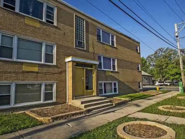 Condo for sale in Bedford Park