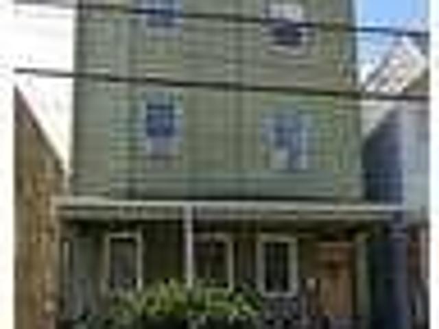 House for rent in Bayonne
