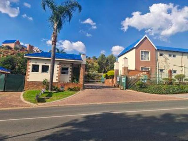 Apartment for sale in Vosloorus, Gauteng